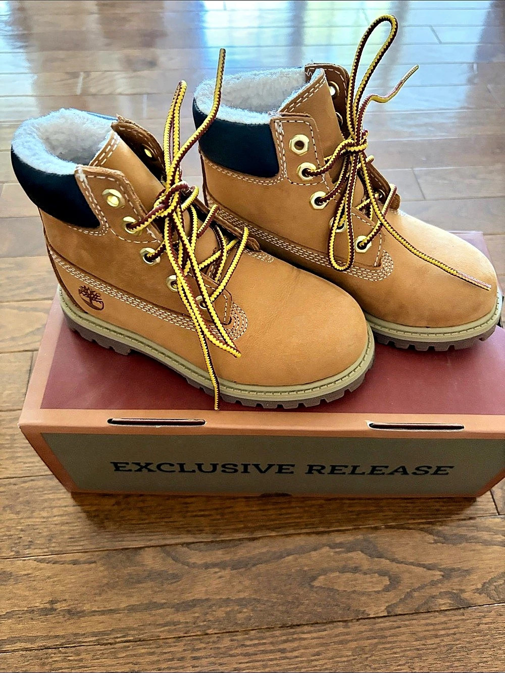 Timberland Premium Waterproof Boot Child Brown US 10 Like New